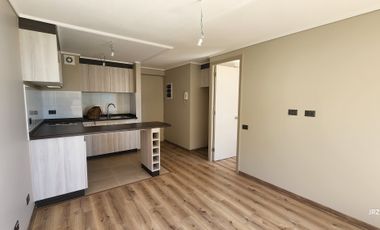 ARRIENDO DEPTO  1D1B CON ESTACIONAMIENTO