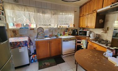 CASA  EXCELENTE UBICACIÓN INVERSIÓN FRENTE A CASINO DREAMS