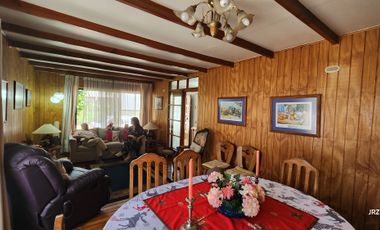 CASA  EXCELENTE UBICACIÓN INVERSIÓN FRENTE A CASINO DREAMS