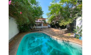 CASA CON AMPLIO PATIO CON PISCINA COLEGIO POCURO