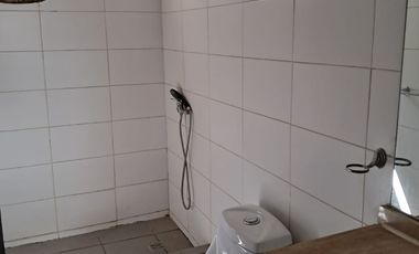 SE ARRIENDA AMPLIA CASA OFICINA O HABITACIONAL