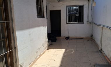 SE ARRIENDA AMPLIA CASA OFICINA O HABITACIONAL