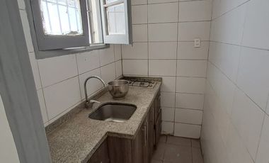 SE ARRIENDA AMPLIA CASA OFICINA O HABITACIONAL