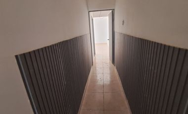 SE ARRIENDA AMPLIA CASA OFICINA O HABITACIONAL