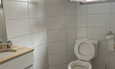 SE ARRIENDA AMPLIA CASA OFICINA O HABITACIONAL