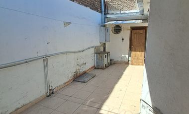 SE ARRIENDA AMPLIA CASA OFICINA O HABITACIONAL