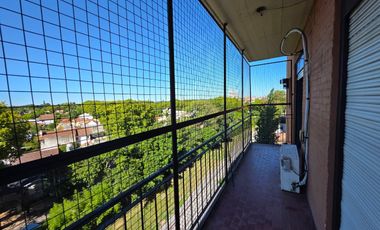 Departamento en alquiler 3 ambientes con cochera excelente ubicacion