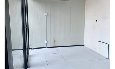 Local en renta en Santa Fe con terraza en avenida principal (FD)