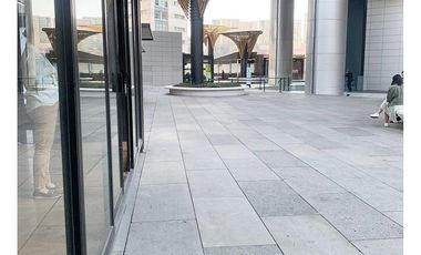 Local en renta en Santa Fe con terraza en avenida principal (FD)