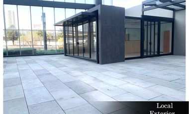 Local en renta en Santa Fe con terraza en avenida principal (FD)