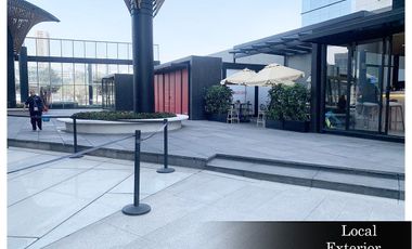 Local en renta en Santa Fe con terraza en avenida principal (FD)