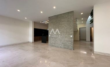 RENTA CASA EN SOLARES VALEIRA HABITAT