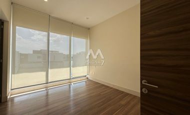 RENTA CASA EN SOLARES VALEIRA HABITAT