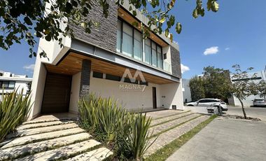 RENTA CASA EN SOLARES VALEIRA HABITAT