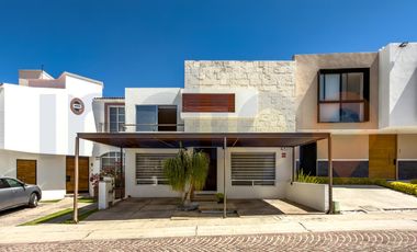 Casa amueblada en Renta en Cumbres del Lago Juriquilla