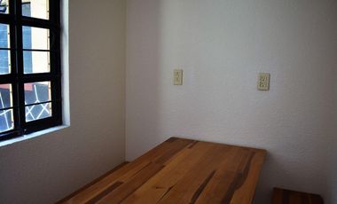 CASA EN RENTA CON USO DE SUELO PARA OFICINAS