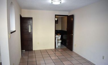 CASA EN RENTA CON USO DE SUELO PARA OFICINAS