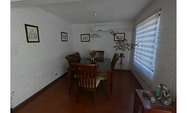 Casa en Excelente Barrio Residencial