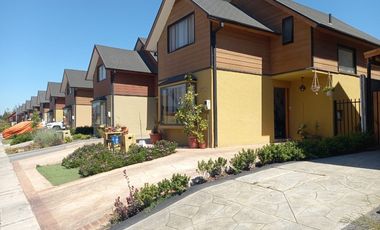 Casa Condominio/Amplio Terreno/Conectividad Total