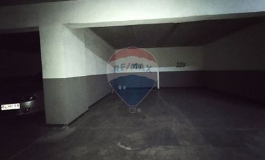 Vendo excelente estacionamiento en Santiago