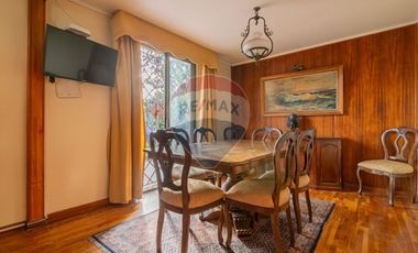 Hermosa casa en Villa Macul, minutos metro Quilin