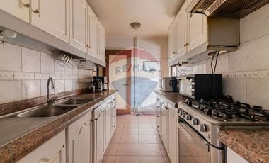 Hermosa casa en Villa Macul, minutos metro Quilin