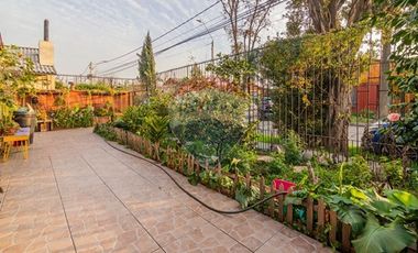 Hermosa casa en Villa Macul, minutos metro Quilin