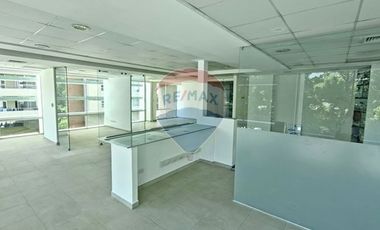 Planta libre / 3 estacionamientos / Norte