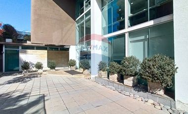 Planta libre / 3 estacionamientos / Norte