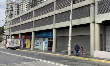 Oficina en Edificio Contemporaneo