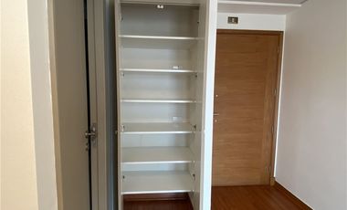 Oficina en Edificio Contemporaneo