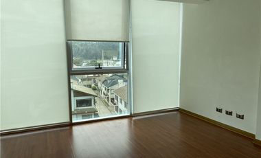 Oficina en Edificio Contemporaneo