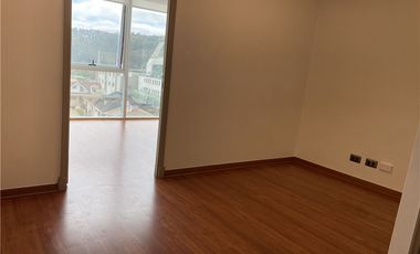 Oficina en Edificio Contemporaneo