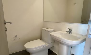 Oficina en Edificio Contemporaneo