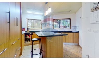 Casa venta, Miraflores Bajo, 700M2 Terreno