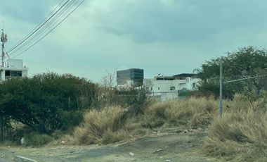 Terreno comercial en Venta o Renta  frente al IHOP de Juriquilla