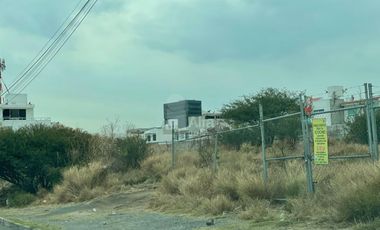 Terreno comercial en Venta o Renta  frente al IHOP de Juriquilla