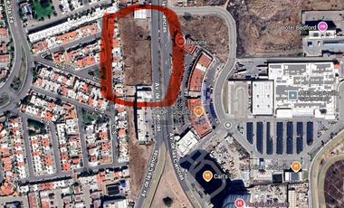 Terreno comercial en Venta o Renta  frente al IHOP de Juriquilla