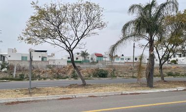 Terreno comercial en Venta o Renta  frente al IHOP de Juriquilla
