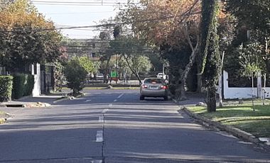 Casa con Gran Terreno en Ñuñoa.  Precio Rebajado !!