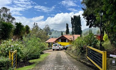 En Venta Hermosa Casa Campestre en condominio ubicado en Cajicá, Cundinamarca