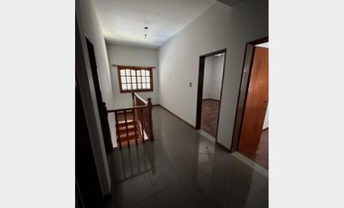 Casa  en Alquiler Ramos Mejia / La Matanza (B111 637)