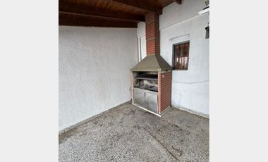 Casa  en Alquiler Ramos Mejia / La Matanza (B111 637)