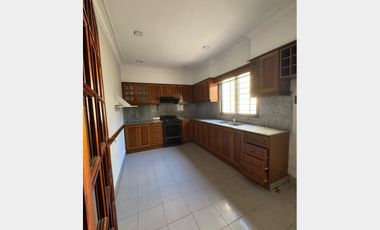 Casa  en Alquiler Ramos Mejia / La Matanza (B111 637)