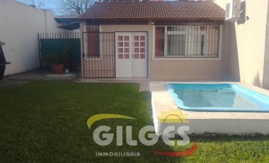 Venta Casa 3 Amb. Villa Luzuriaga  Con pileta y quincho