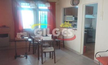 Venta Casa 3 Amb. Villa Luzuriaga  Con pileta y quincho