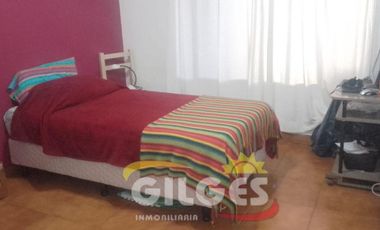 Venta Casa 3 Amb. Villa Luzuriaga  Con pileta y quincho