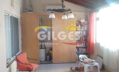 Venta Casa 3 Amb. Villa Luzuriaga  Con pileta y quincho