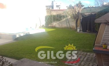 Venta Casa 3 Amb. Villa Luzuriaga  Con pileta y quincho