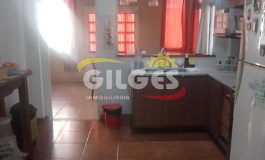 Venta Casa 3 Amb. Villa Luzuriaga  Con pileta y quincho